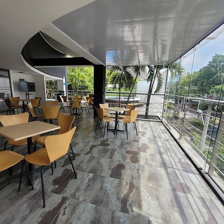 Hotel Med 33 Medellin Exterior photo